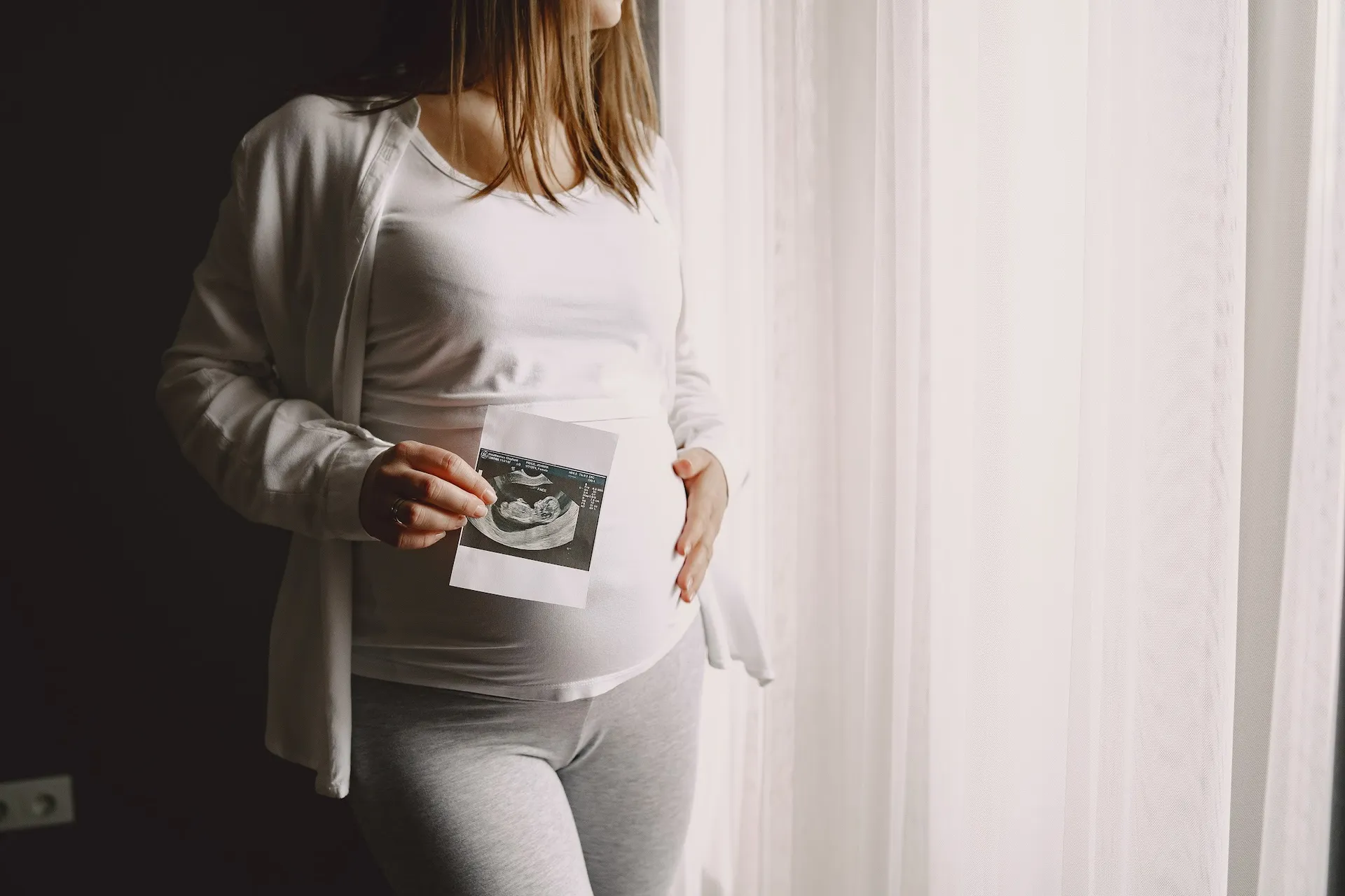 Hip Pain in Pregnancy: Chiropractic Care for Moms-to-Be