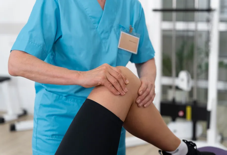 Knee Pain & Injuries: Symptoms, Causes, Treatment in Cocoa